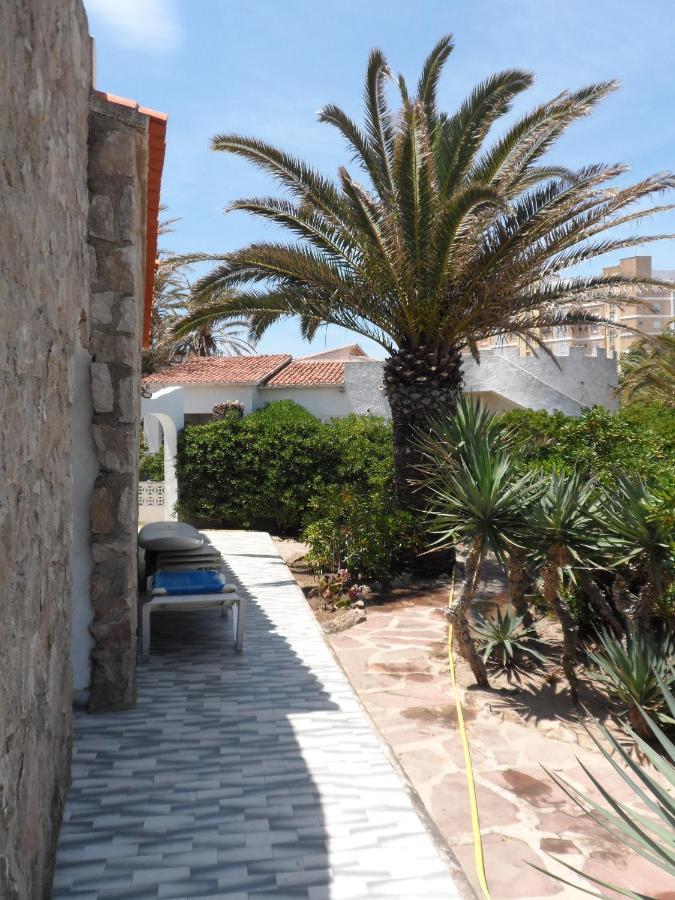 Villa At Seafront With Private Garden-655 데니아 외부 사진